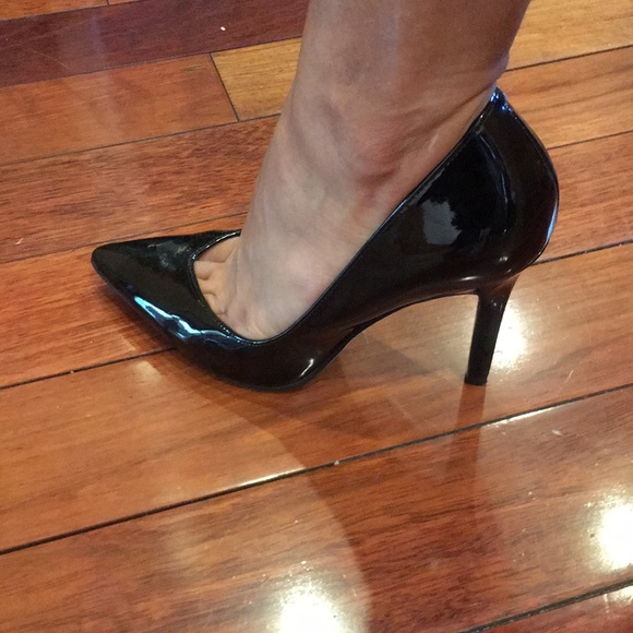 Black Paton leather shoes size 8 brand is Guess - Picture 3 of 5